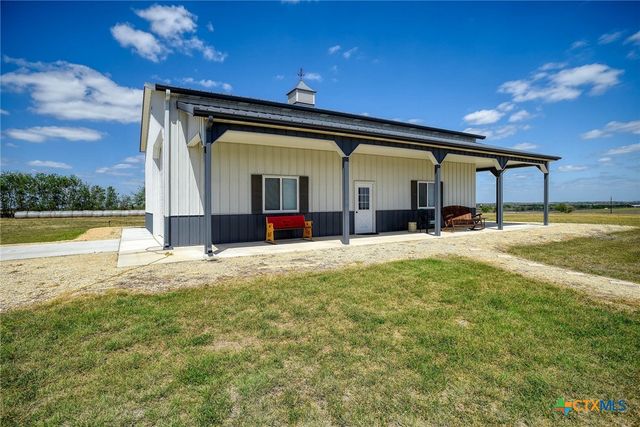 1370 County Road 353, Shiner, TX 77984
