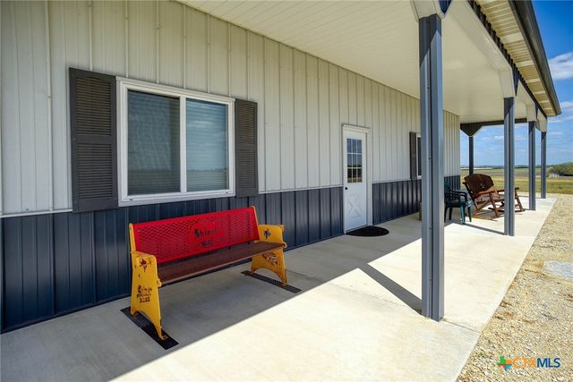 1370 County Road 353, Shiner, TX 77984