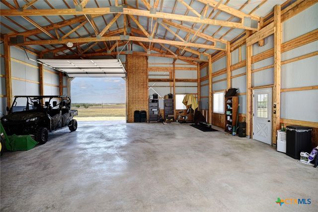 1370 County Road 353, Shiner, TX 77984
