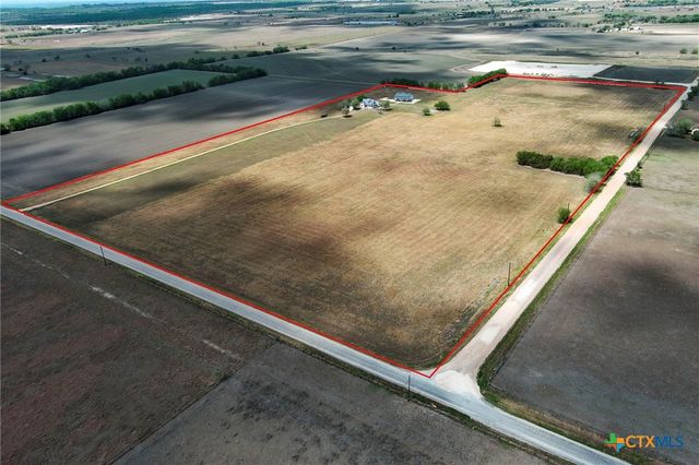 1370 County Road 353, Shiner, TX 77984