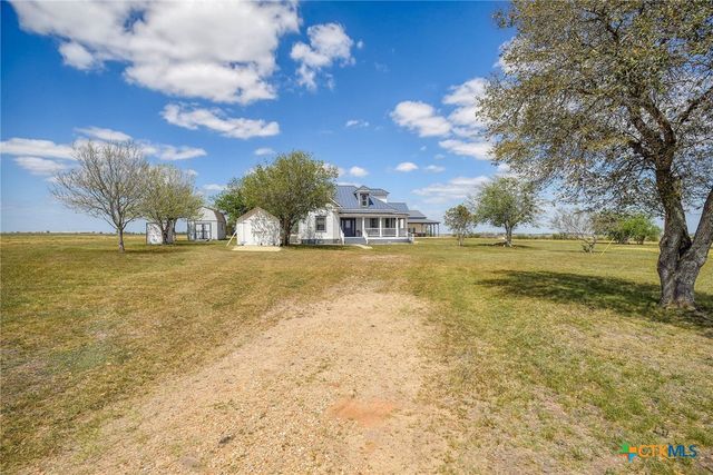 1370 County Road 353, Shiner, TX 77984