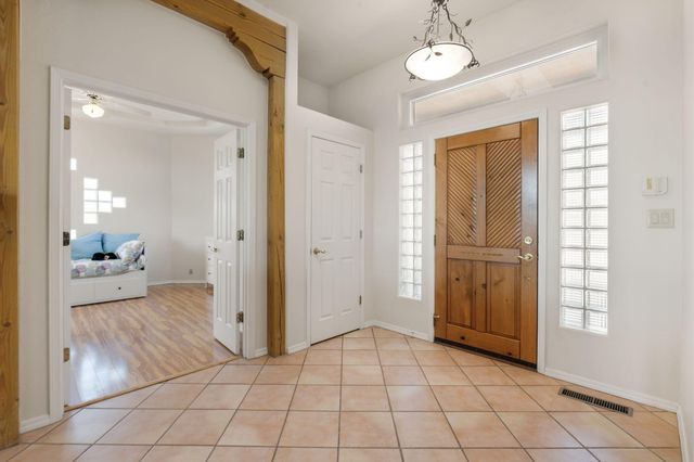 40 Sereno Road, Corrales, NM 87048