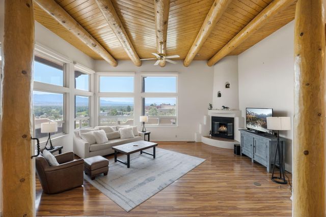 40 Sereno Road, Corrales, NM 87048