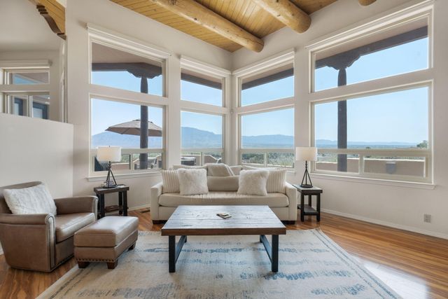 40 Sereno Road, Corrales, NM 87048