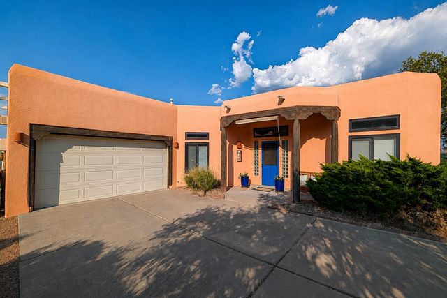 40 Sereno Road, Corrales, NM 87048