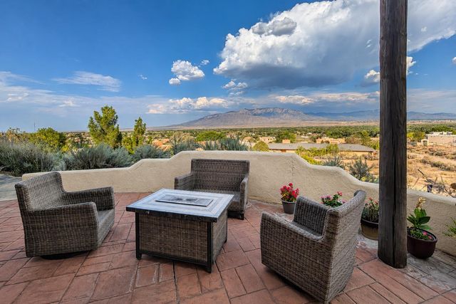 40 Sereno Road, Corrales, NM 87048