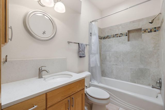 40 Sereno Road, Corrales, NM 87048
