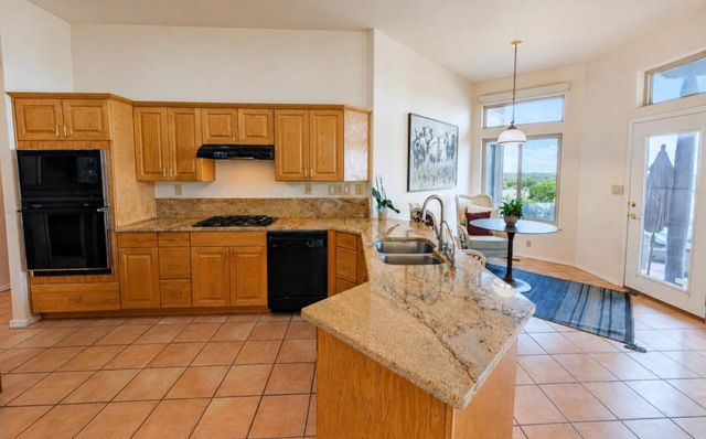 40 Sereno Road, Corrales, NM 87048