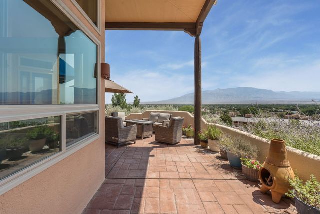 40 Sereno Road, Corrales, NM 87048