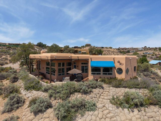 40 Sereno Road, Corrales, NM 87048