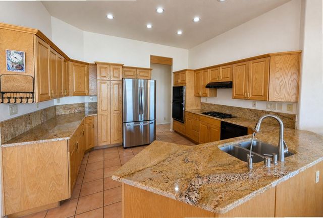 40 Sereno Road, Corrales, NM 87048
