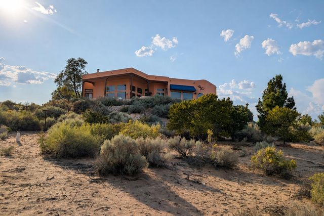 40 Sereno Road, Corrales, NM 87048