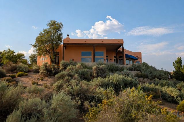 40 Sereno Road, Corrales, NM 87048