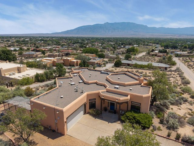 40 Sereno Road, Corrales, NM 87048