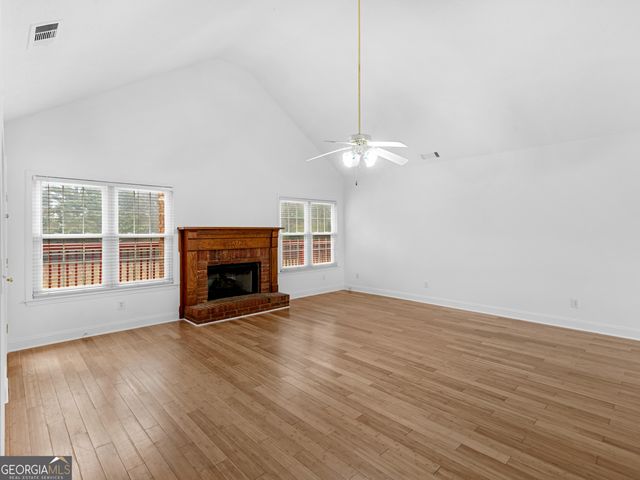 124 Crown Walk, Mcdonough, GA 30253