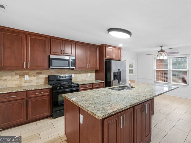 124 Crown Walk, Mcdonough, GA 30253