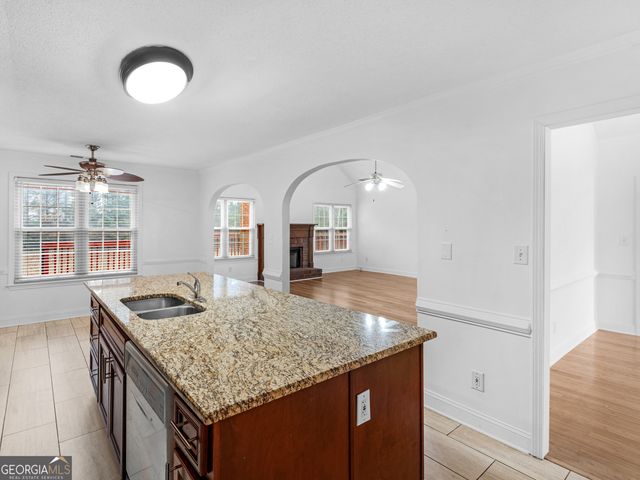 124 Crown Walk, Mcdonough, GA 30253