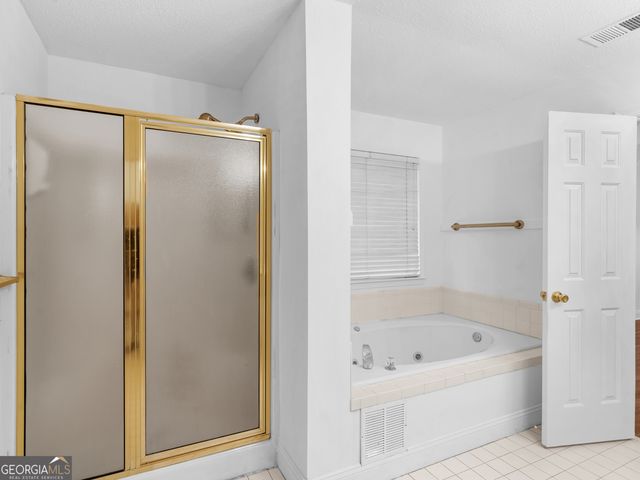 124 Crown Walk, Mcdonough, GA 30253