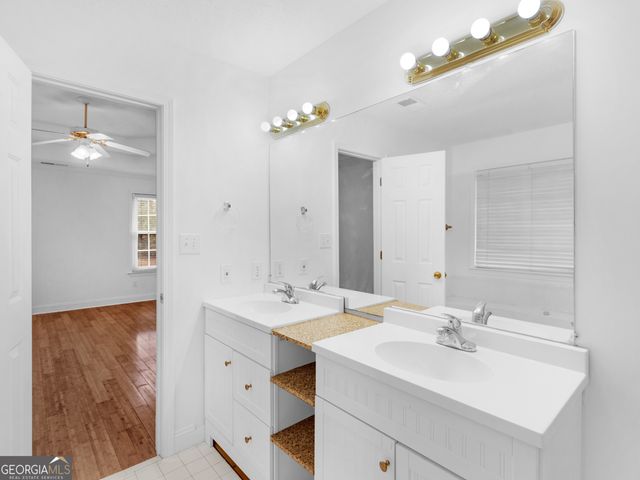 124 Crown Walk, Mcdonough, GA 30253