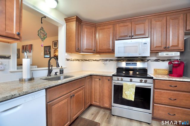 20 Lawrence Lane, Torrington, CT 06790