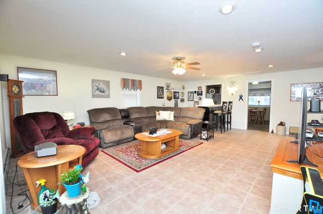 20 Lawrence Lane, Torrington, CT 06790