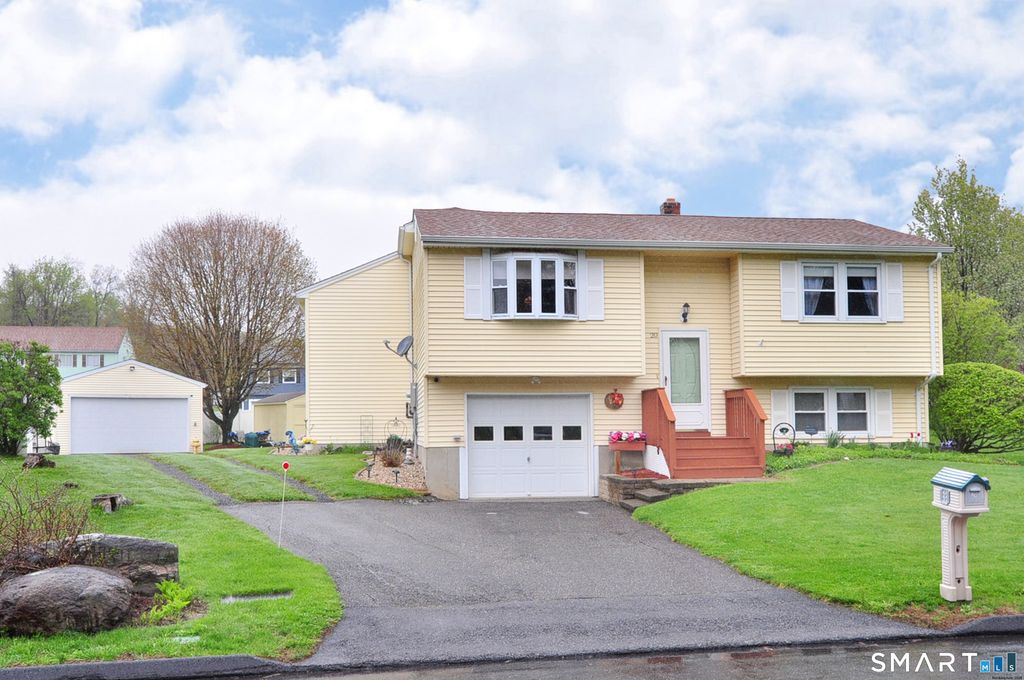 20 Lawrence Lane, Torrington, CT 06790