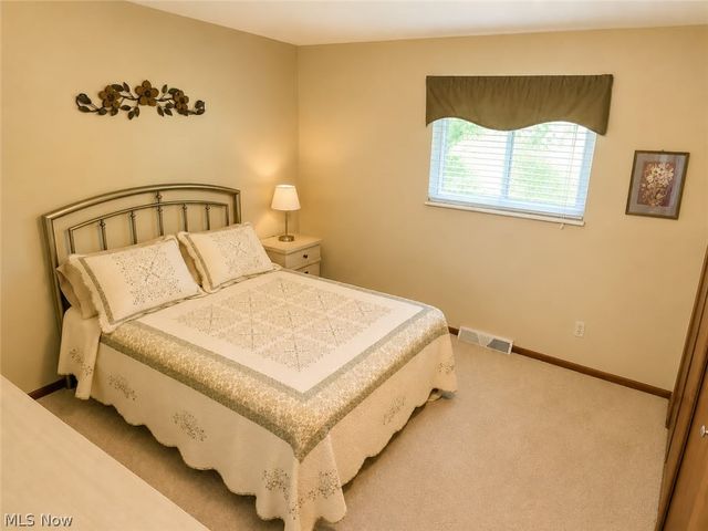 14598 S Gateway Drive, North Royalton, OH 44133
