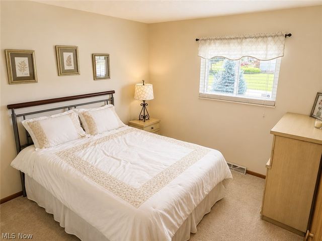 14598 S Gateway Drive, North Royalton, OH 44133