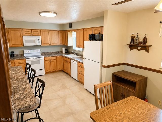 14598 S Gateway Drive, North Royalton, OH 44133