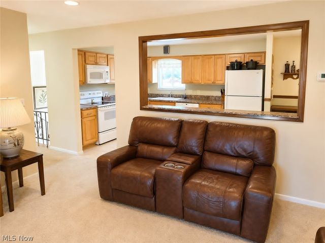 14598 S Gateway Drive, North Royalton, OH 44133