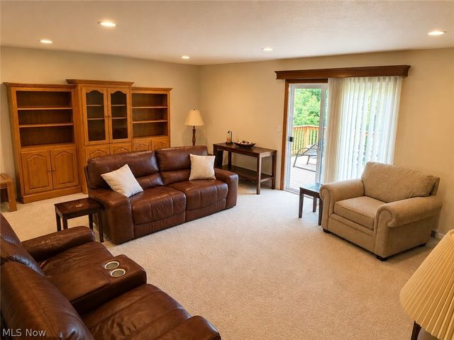 14598 S Gateway Drive, North Royalton, OH 44133