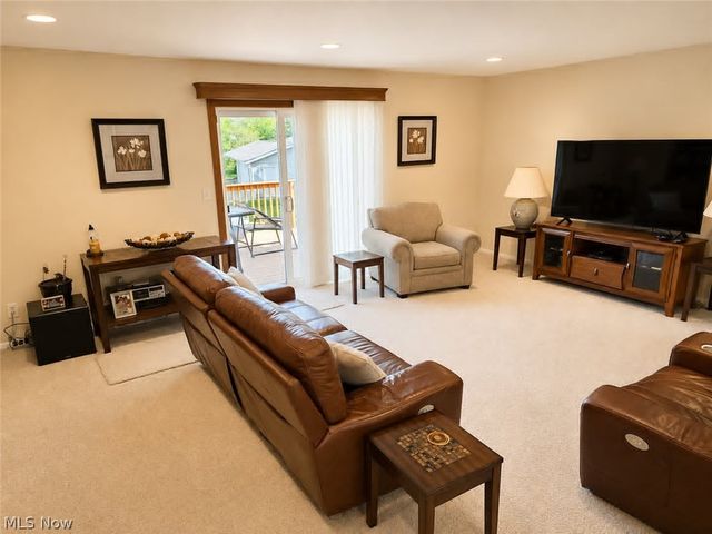 14598 S Gateway Drive, North Royalton, OH 44133