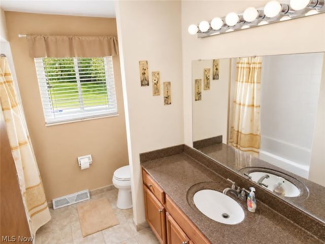 14598 S Gateway Drive, North Royalton, OH 44133