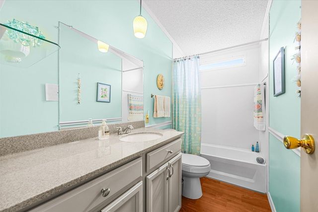 484 TROPICAL ISLES Circle D-32, Fort Pierce, FL 34982