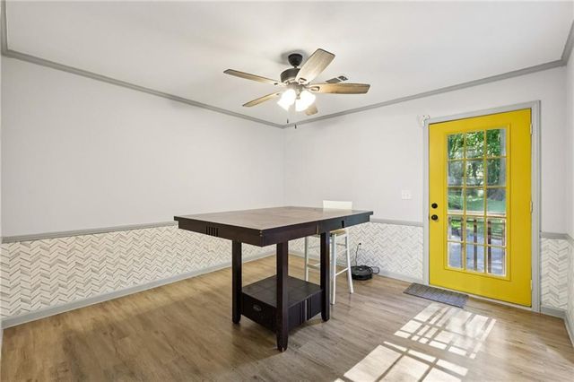 562 Rimrock Trail, Stone Mountain, GA 30083