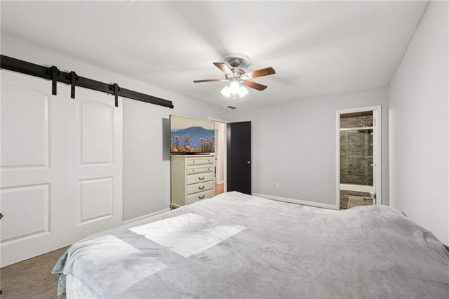 562 Rimrock Trail, Stone Mountain, GA 30083