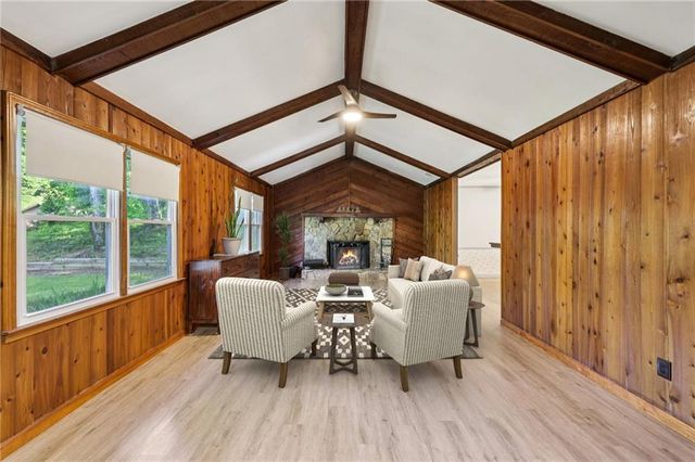 562 Rimrock Trail, Stone Mountain, GA 30083