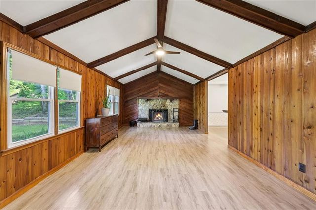 562 Rimrock Trail, Stone Mountain, GA 30083