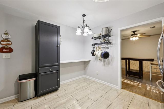 562 Rimrock Trail, Stone Mountain, GA 30083