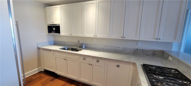 1 Tower Drive 303, Portsmouth, RI 02871