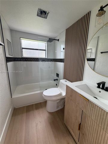 10008 NW 6th Street 103, Pembroke Pines, FL 33024