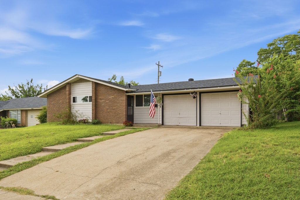 2008 Addington Street, Irving, TX 75062 — photo 3
