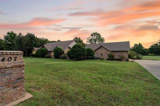 407 Navajo Trail, Lake Kiowa, TX 76240