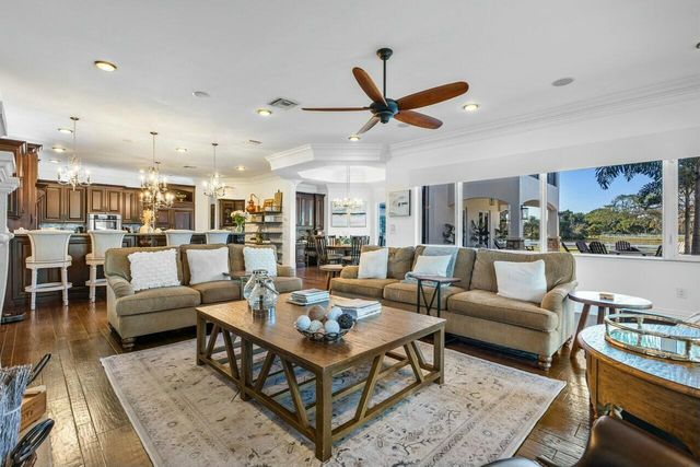10527 El Paraiso Place, Delray Beach, FL 33446