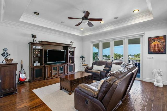 10527 El Paraiso Place, Delray Beach, FL 33446