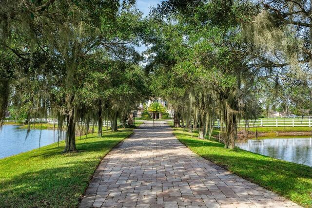 10527 El Paraiso Place, Delray Beach, FL 33446