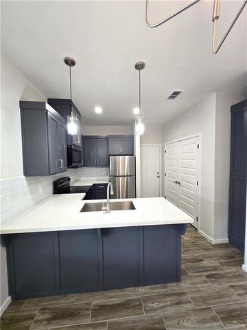 913 N Clarence Avenue 3, Edinburg, TX 78541