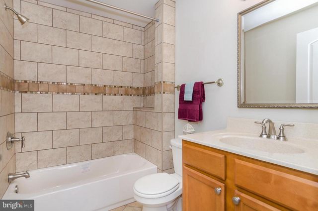 2217 W BALTIMORE ST, Baltimore, MD 21223
