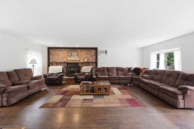 80 Reynolds Ave, Parsippany-troy Hills Twp., NJ 07054