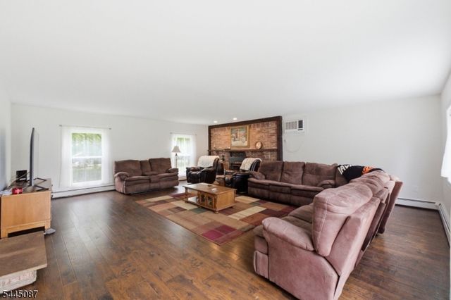 80 Reynolds Ave, Parsippany-troy Hills Twp., NJ 07054